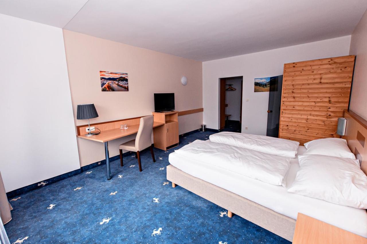 Hotel Wiental Pressbaum Eksteriør bilde
