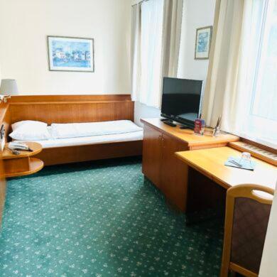 Hotel Wiental Pressbaum Eksteriør bilde